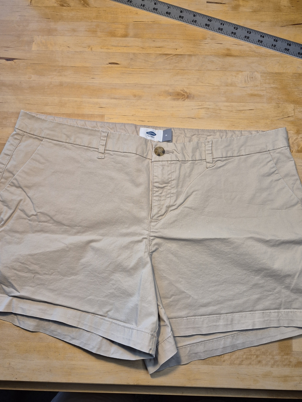 Old Navy Light Khaki Women's Chino Shorts